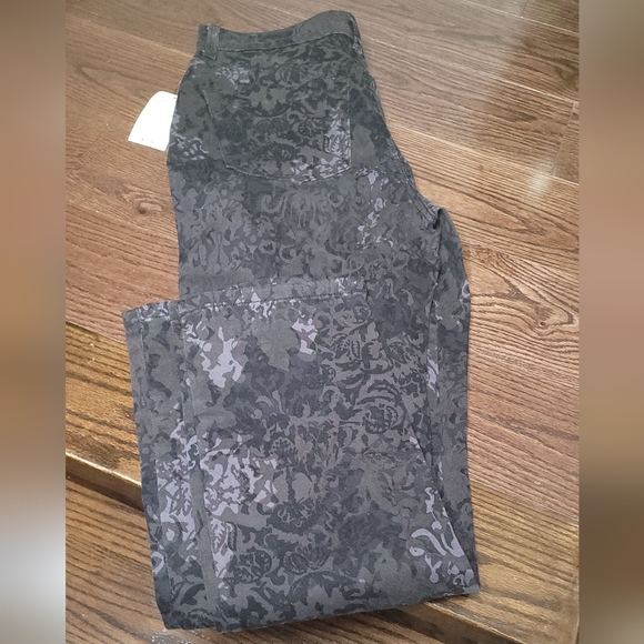 Gloria Vanderbilt Soft Touch Jeans - Picture 10 of 13